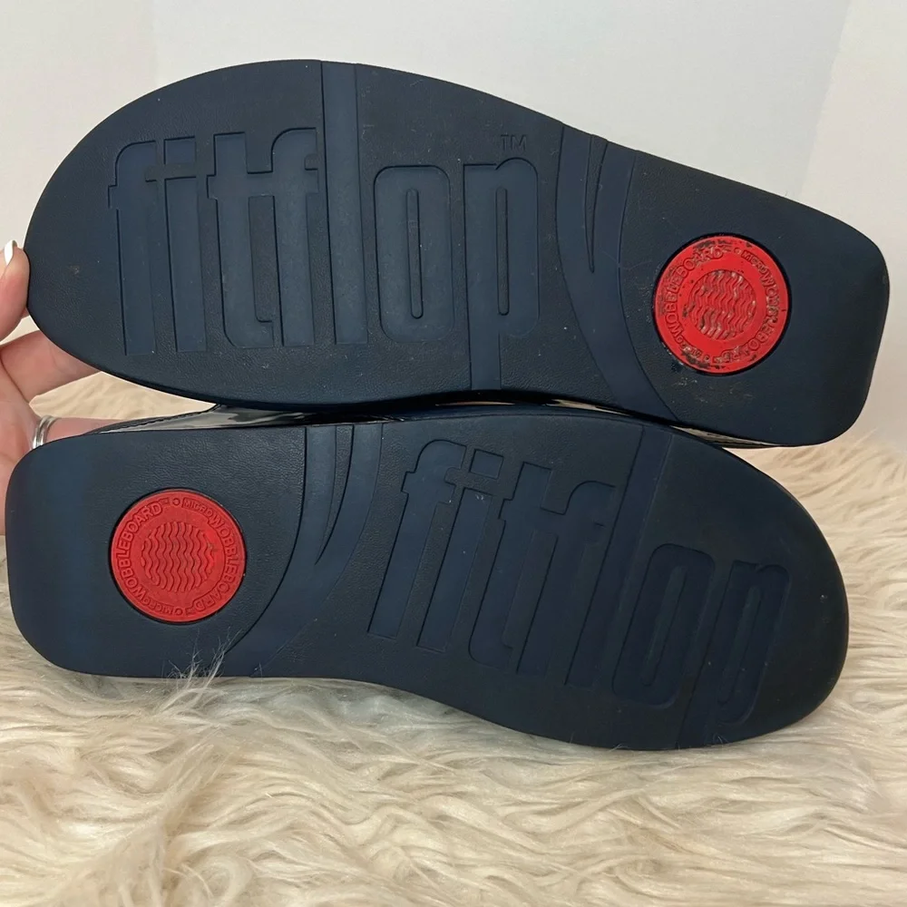 FitFlop‎ Lulu Flower Patent Toe-Thongs Meteor Blue Size 9